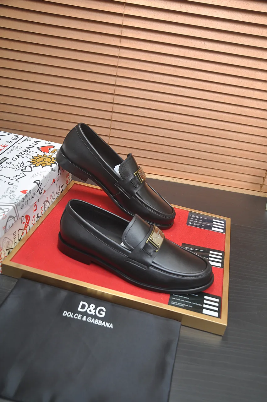 Men's men's shoes 💰540💶🌲 DG top 🔍🔍Men's new leather shoes 🚹 are on sale at the same time at the counter ⚠The uppers are imported cowhide from Italy, the entire imported cowhide lining, imported accessories 💪💪, completely 1⃣️ vs 1⃣️ replica 🇮 🇹💪💪, ⚠Sole: The original sole is specially provided by the original factory, the exclusive movable molded sole is super comfortable, ⚠The original factory follows the order, 🔍🔍high quality, you can enter and exit the counter at will, welcome to compare ⚠Size: 38-44 (45 customized)